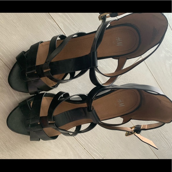 Cute black H&M heels - Picture 4 of 4